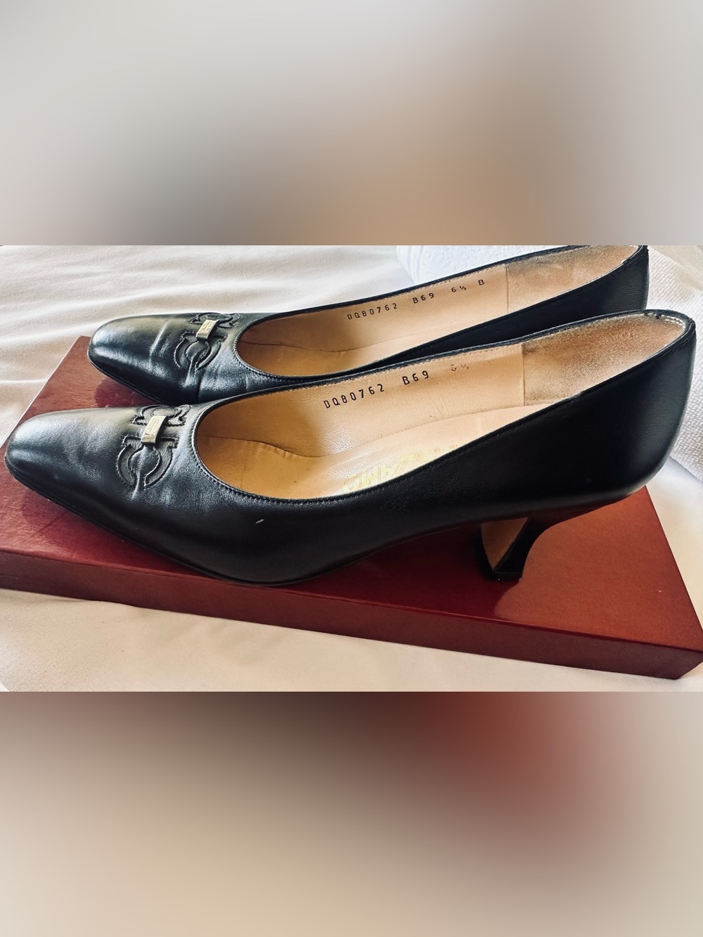 Salvatore Ferragamo Black Leather Kitten Heel Pumps with Signature Bit